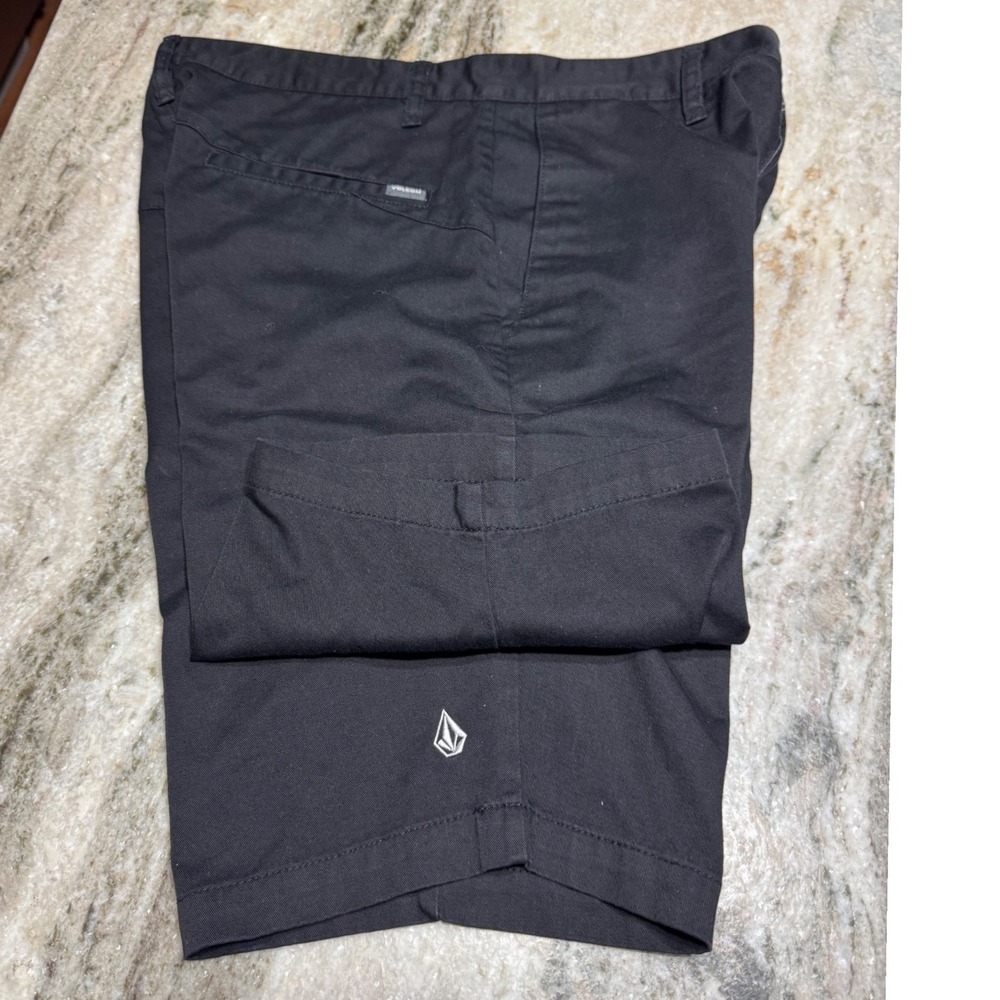 Volcom Shorts Mens 33 Black Chino Skate Flat Front Casual JEH01-0220-01 - Picture 4 of 13